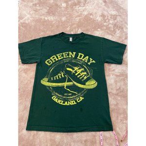 VTG Green Day short sleeve T shirt Oakland 1987 Converse all stars sneakers